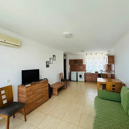 Apartment Arena 28 *